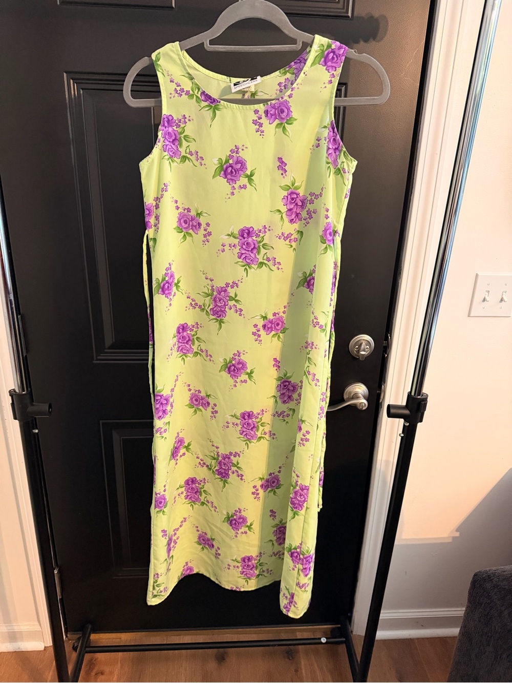 VTG Sleeveless Lime Green Floral Midi Dress with Purple Roses